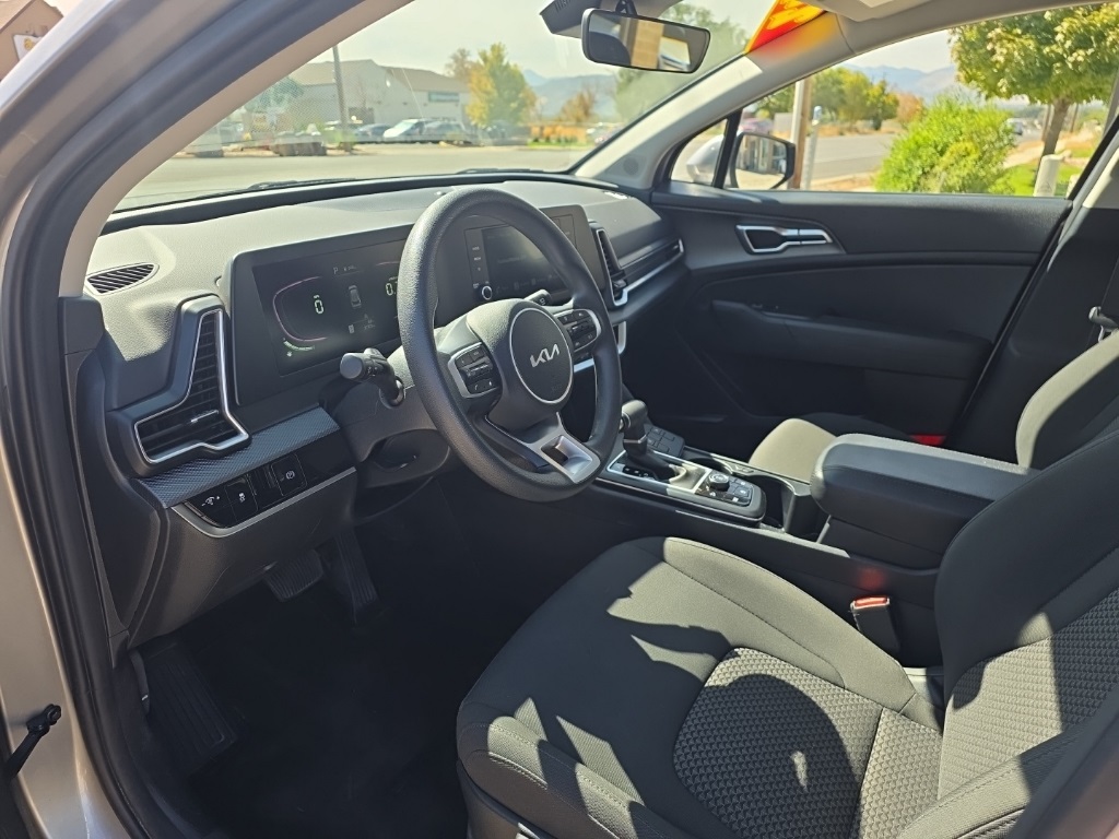 2024 Kia Sportage LX photo 6