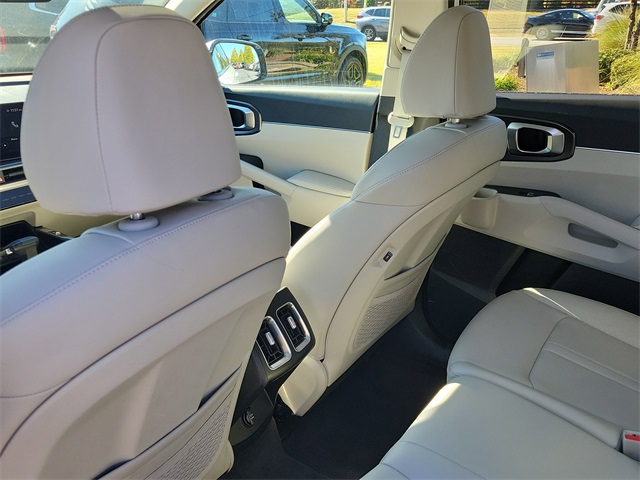 2024 Kia Sorento S photo 3