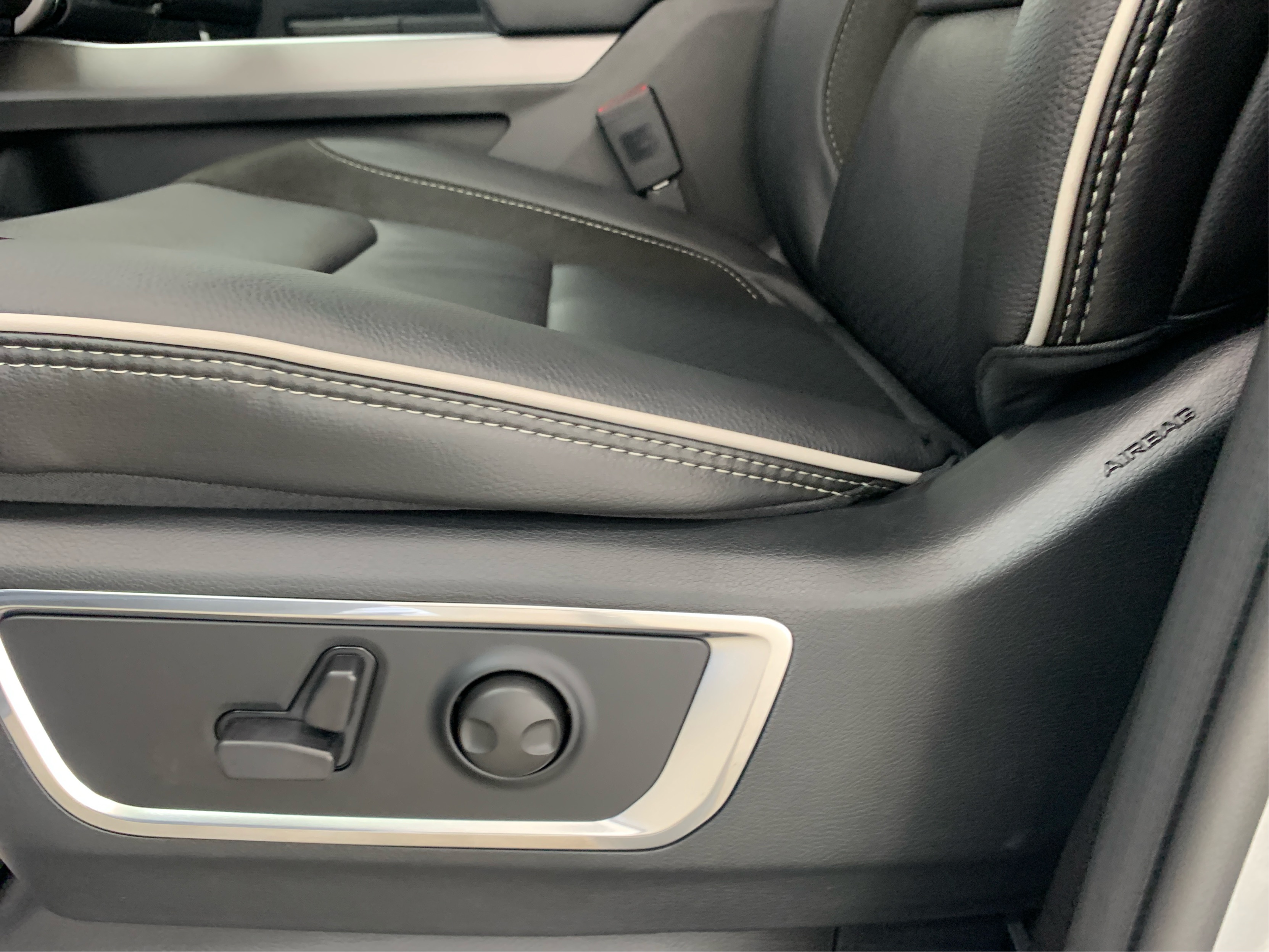 2026 Ram 1500 Laramie photo 10