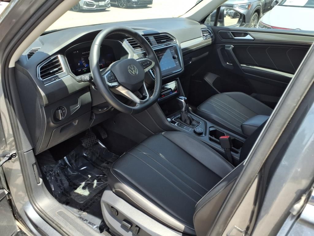 2022 Volkswagen Tiguan SE photo 13