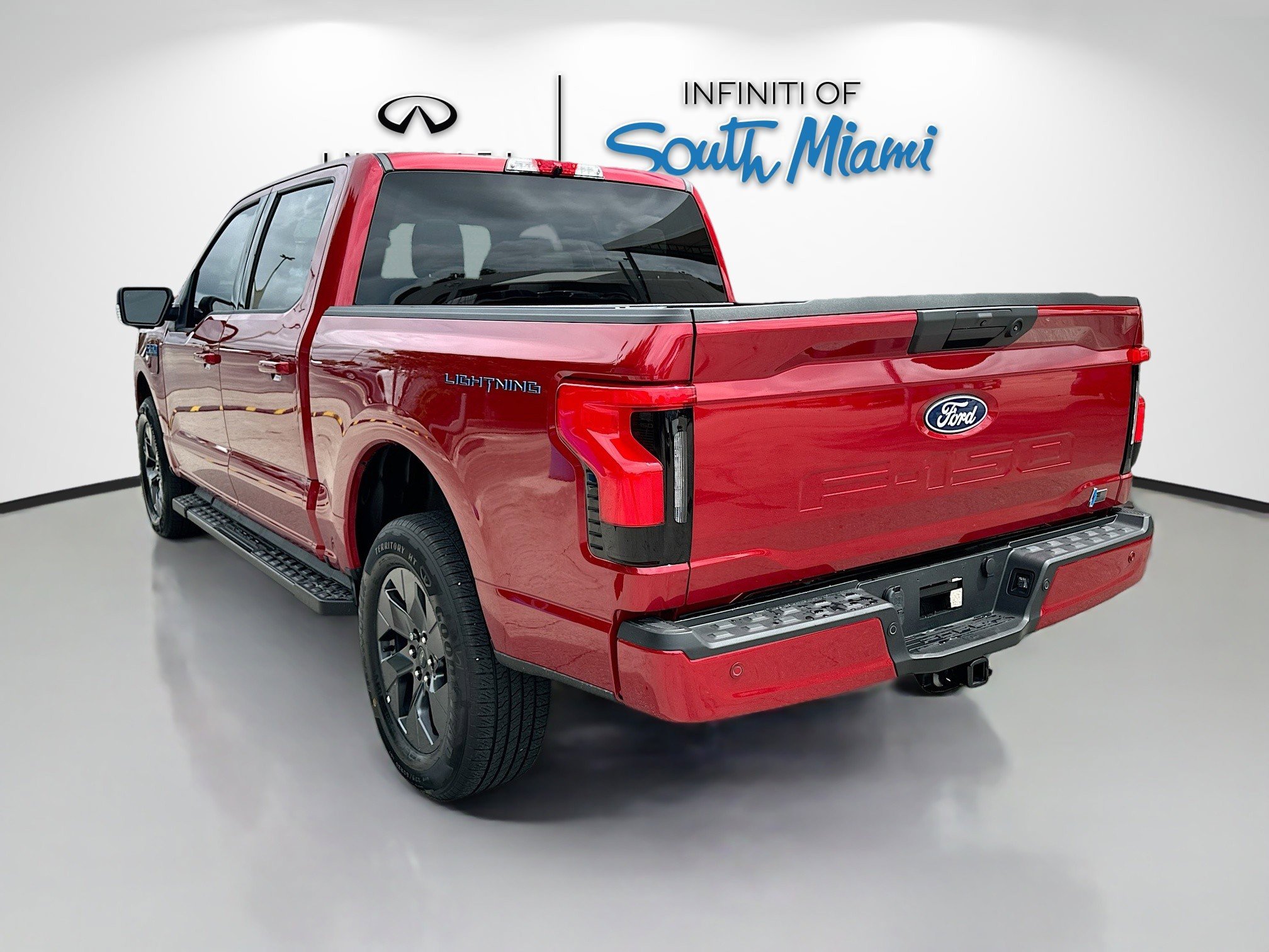 2025 Ford F-150 Lightning photo 2