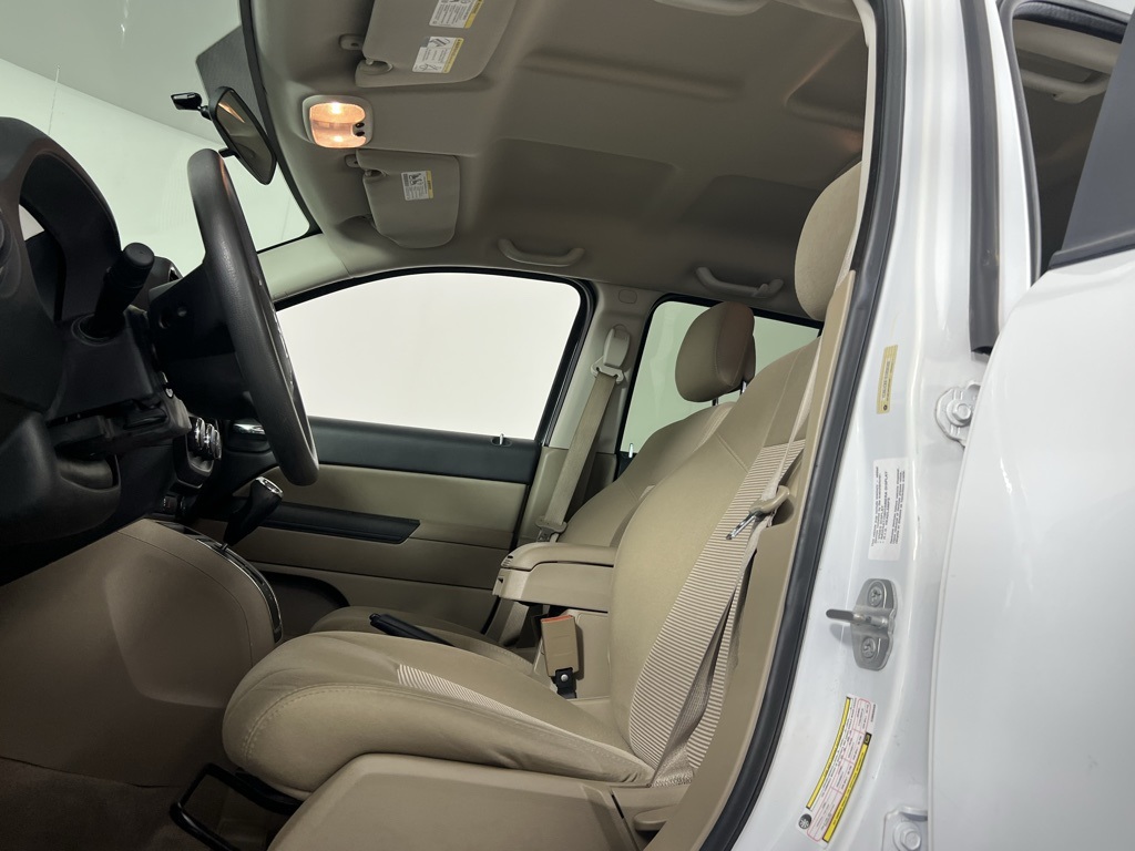 2014 Jeep Compass Sport photo 15