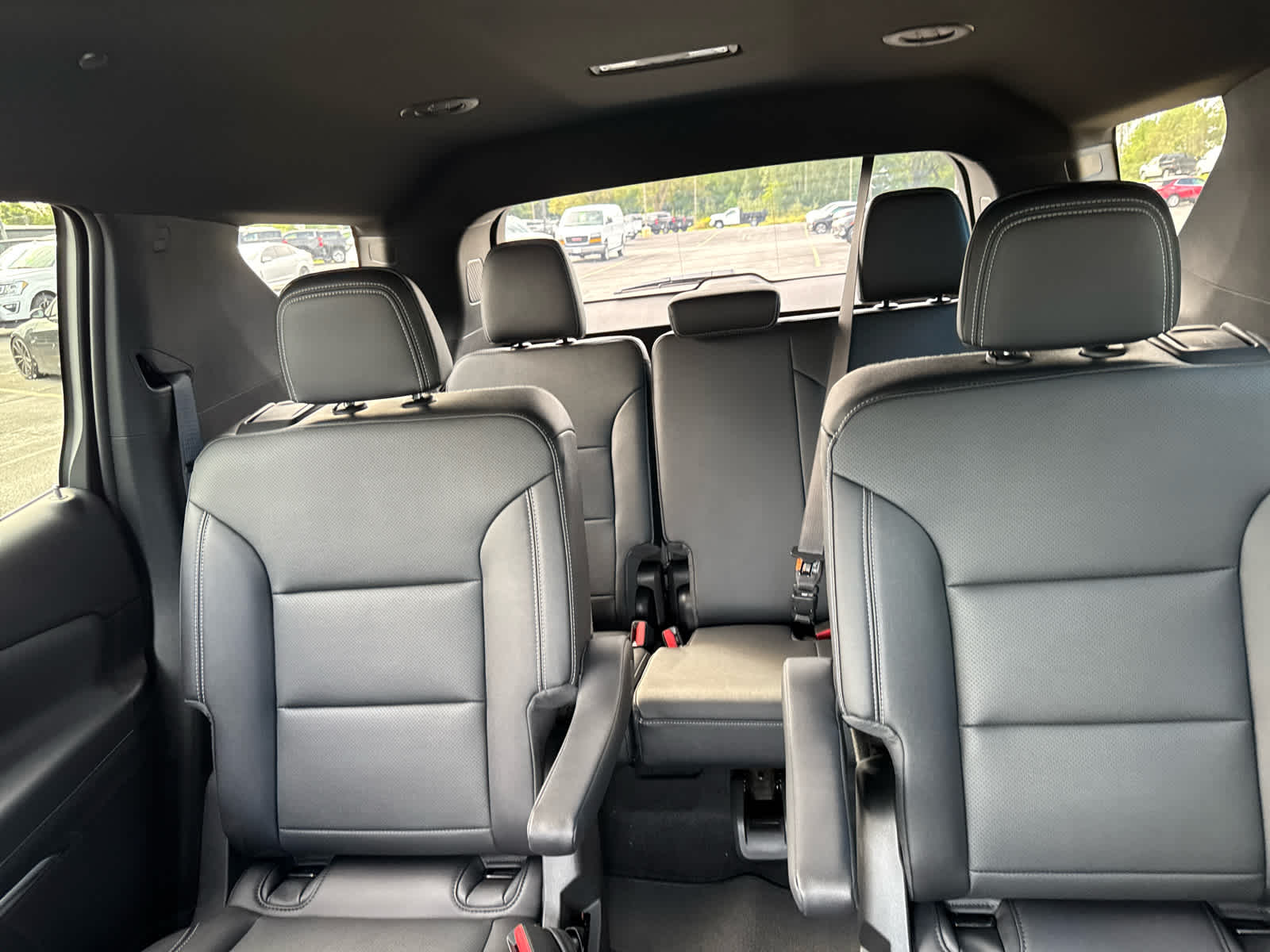 2026 Chevrolet Traverse photo 32