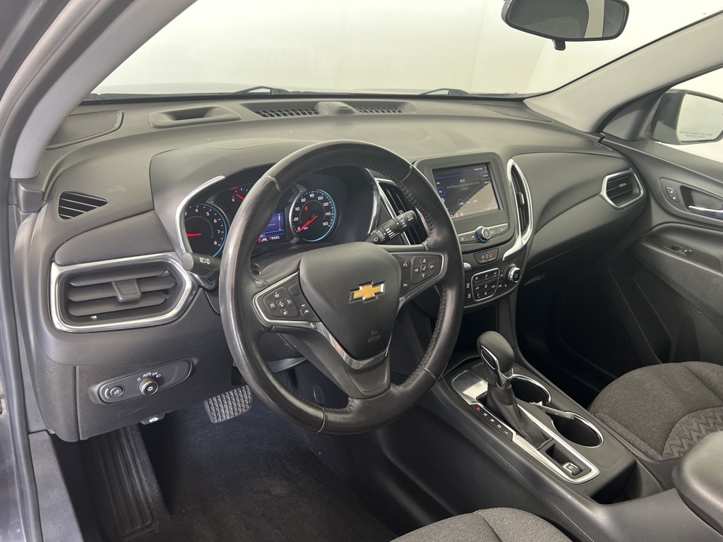 2022 Chevrolet Equinox LT photo 3