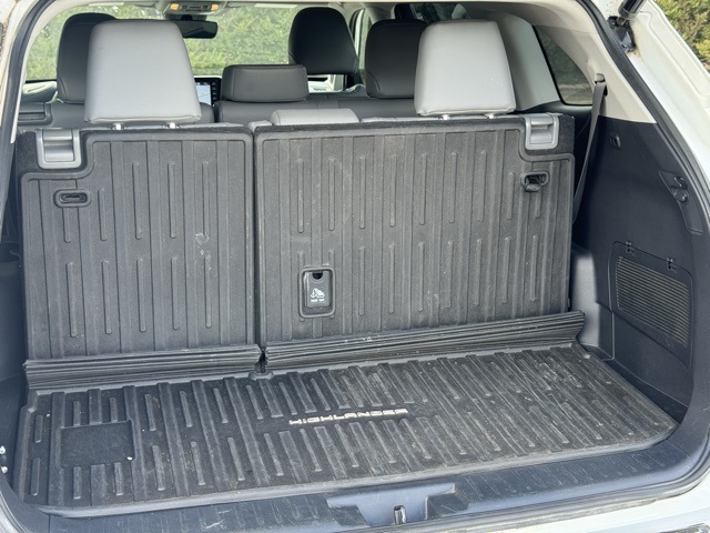 2021 Toyota Highlander Limited photo 8