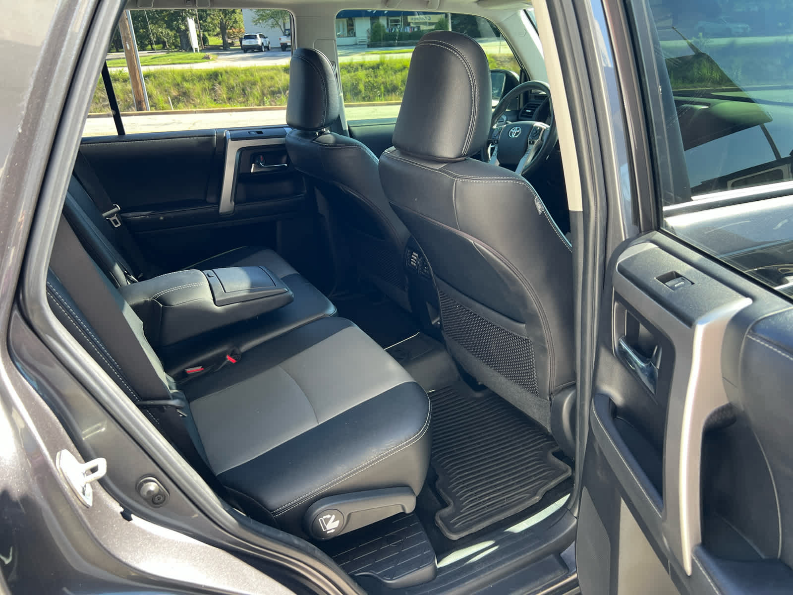 2023 Toyota 4Runner SR5 Premium photo 7