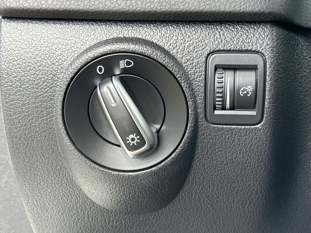 2017 Volkswagen Tiguan S photo 30