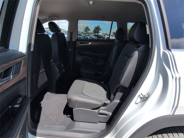 2026 Volkswagen Atlas SE Technology photo 3