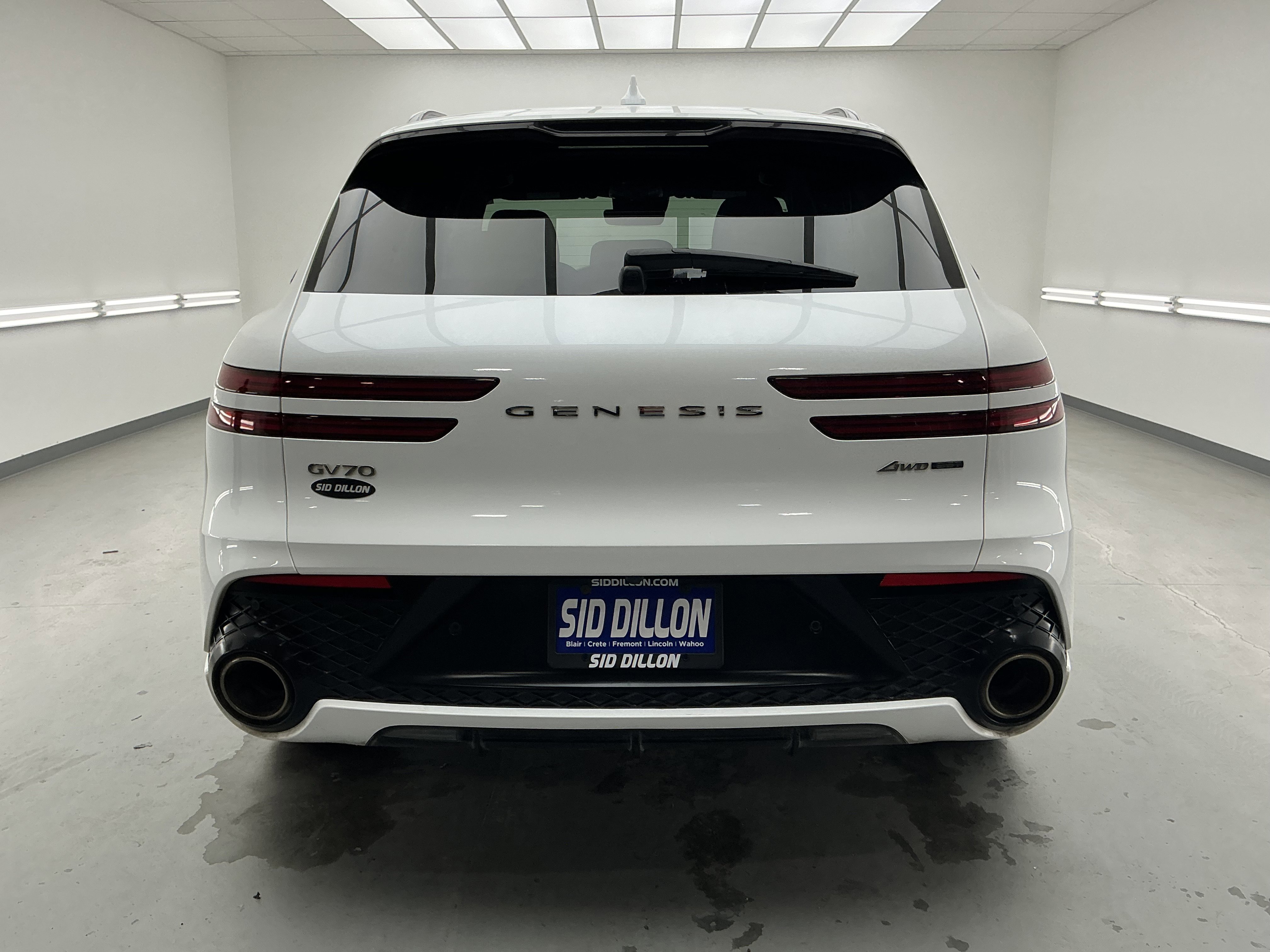 2023 Genesis GV70 3.5T Sport photo 2