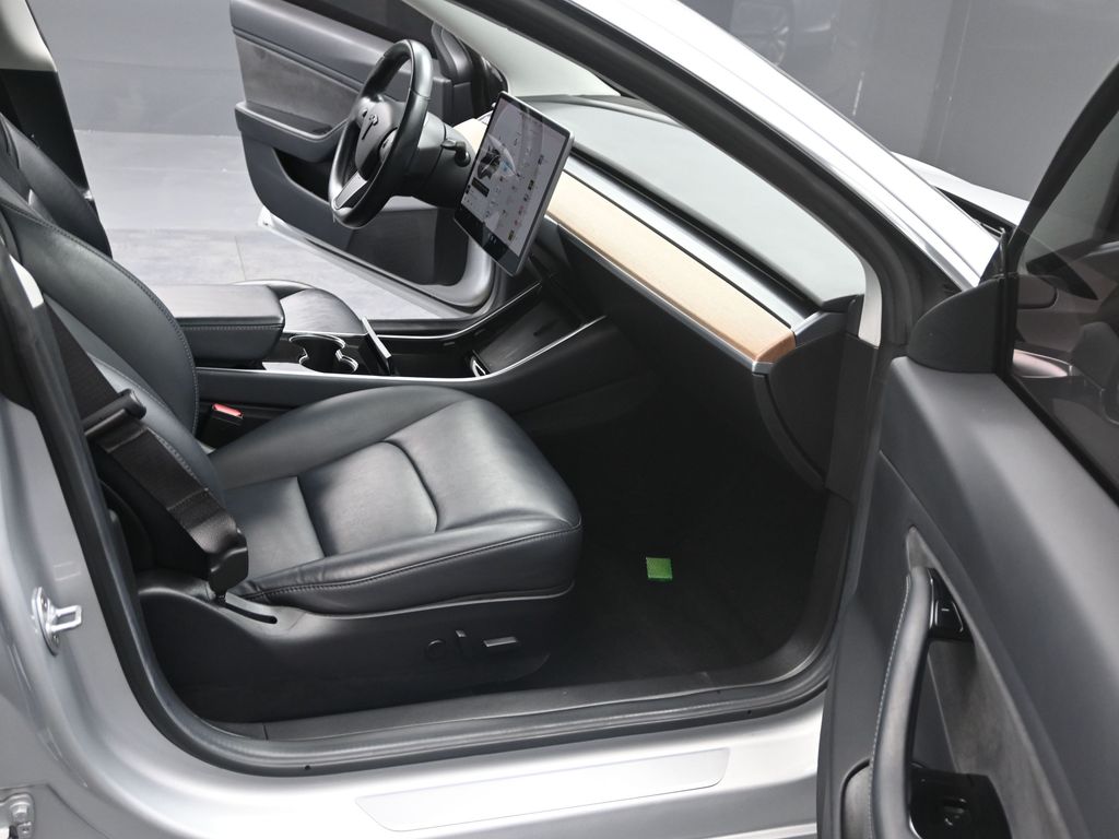 2018 Tesla Model 3 Long Range photo 13