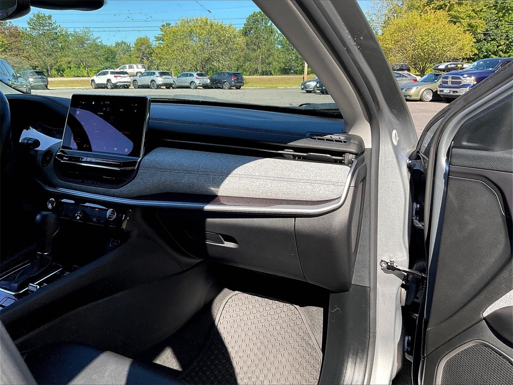 2022 Jeep Compass Latitude photo 12