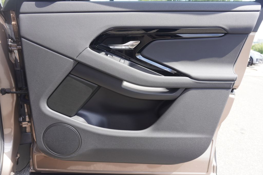2026 Land Rover Range Rover Evoque S photo 19