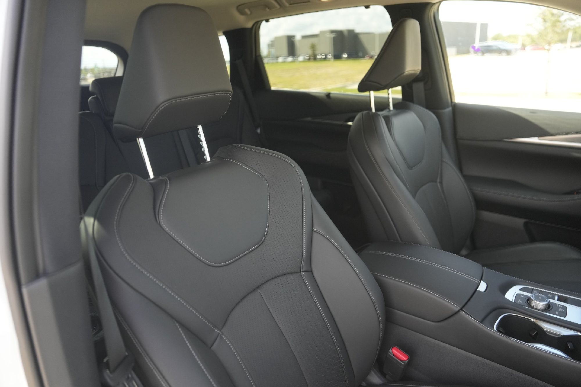 2026 Infiniti QX60 Luxe photo 13