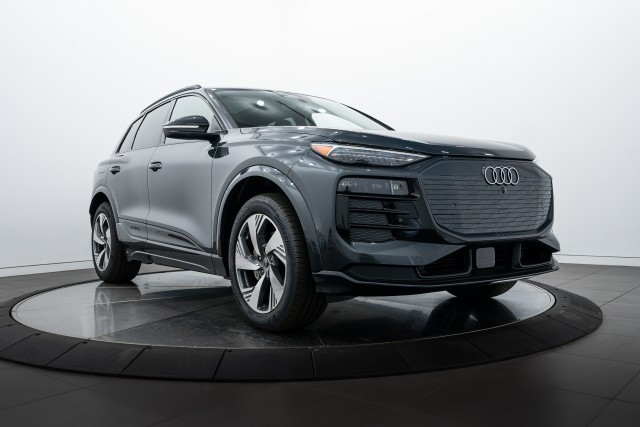 2025 Audi Q6 e-tron Premium Plus