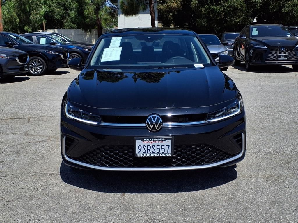 2025 Volkswagen Jetta 1.5T SE photo 2