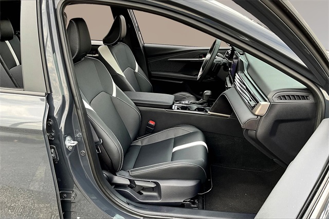 2025 Toyota Camry SE photo 7