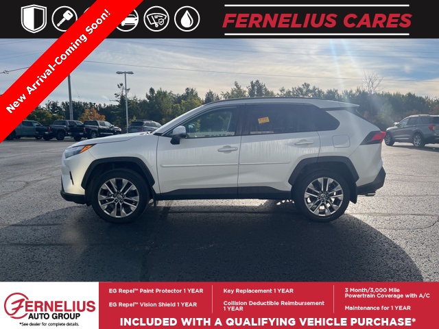 2022 Toyota RAV4 XLE Premium photo 5