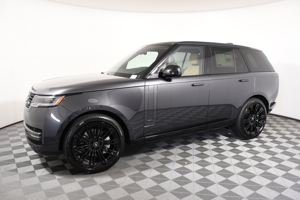 2025 Land Rover Range Rover SE photo 2