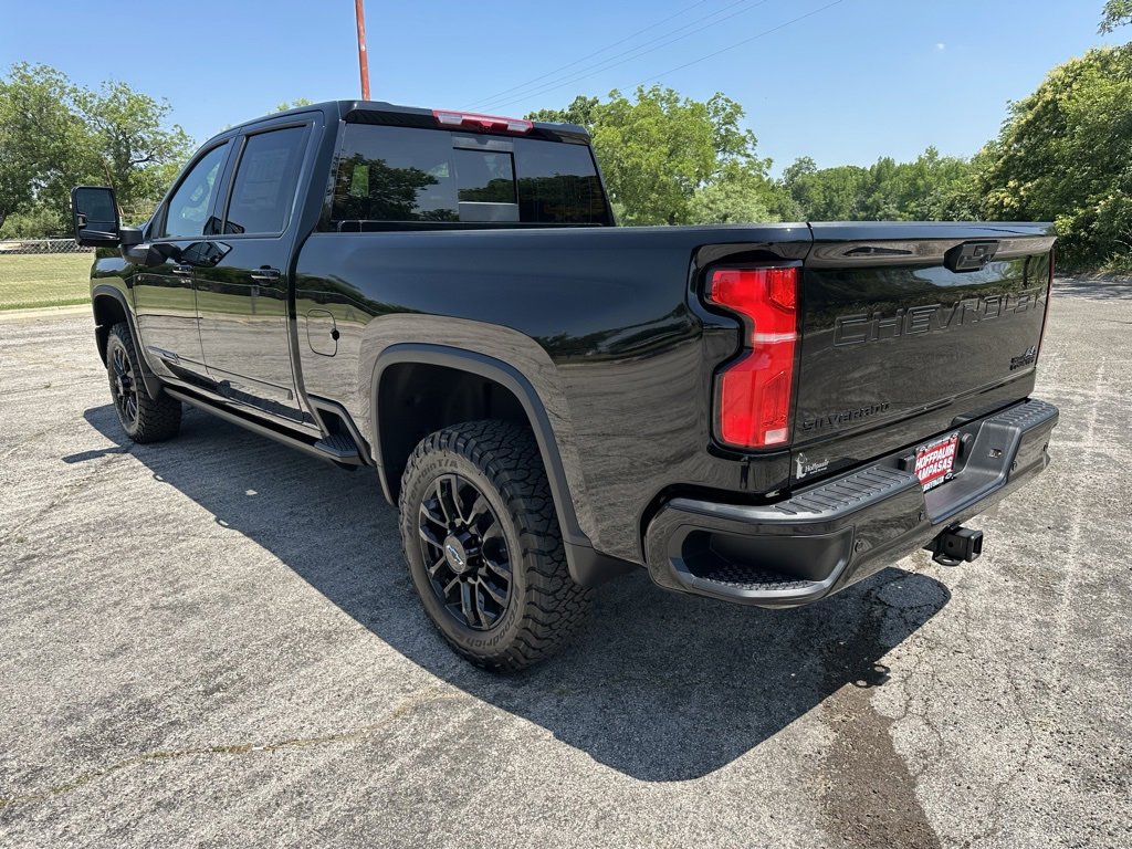 2025 Chevrolet Silverado 2500HD High Country photo 9