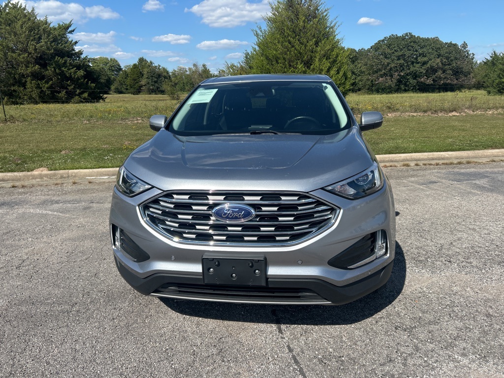 2024 Ford Edge Titanium photo 2