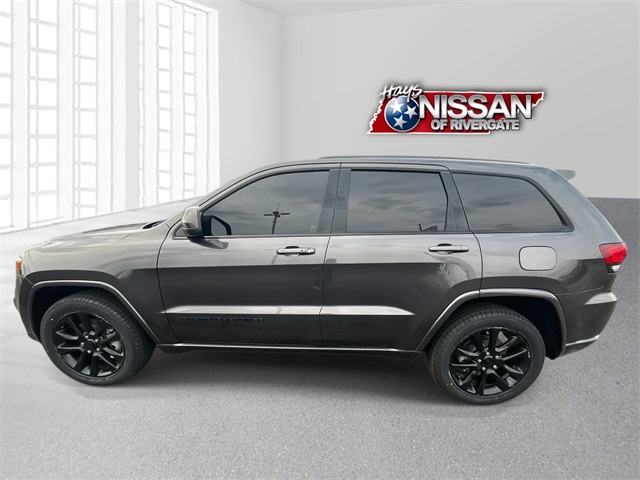 2021 Jeep Grand Cherokee Laredo X photo 3