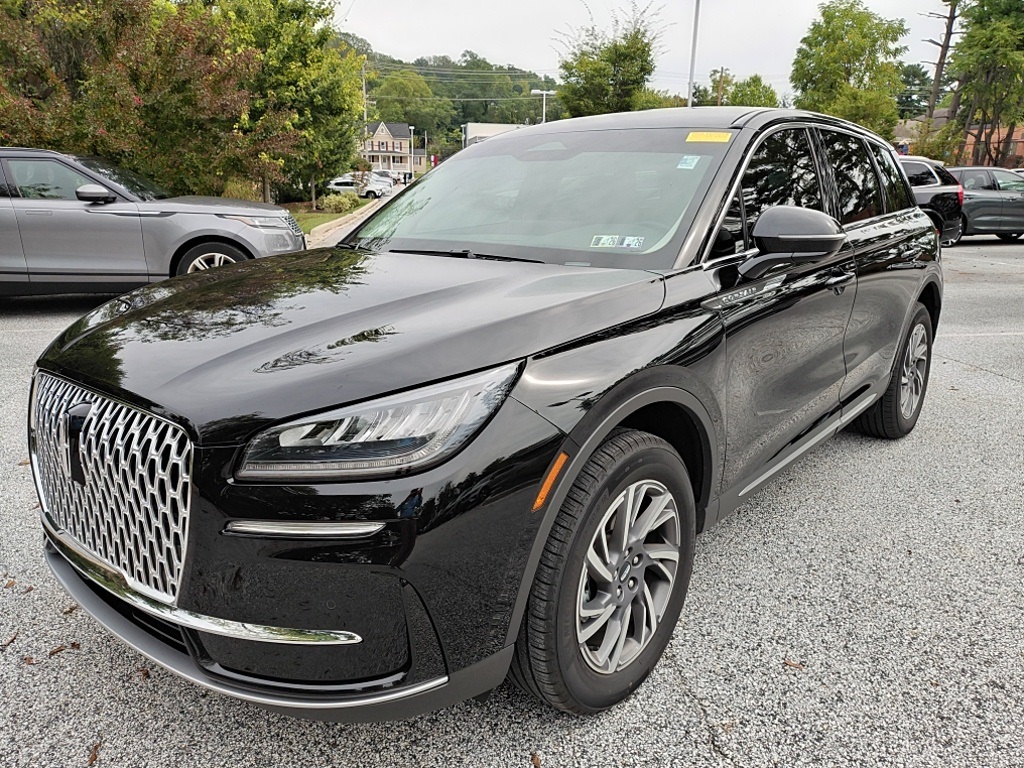 2023 Lincoln Corsair Standard photo 3