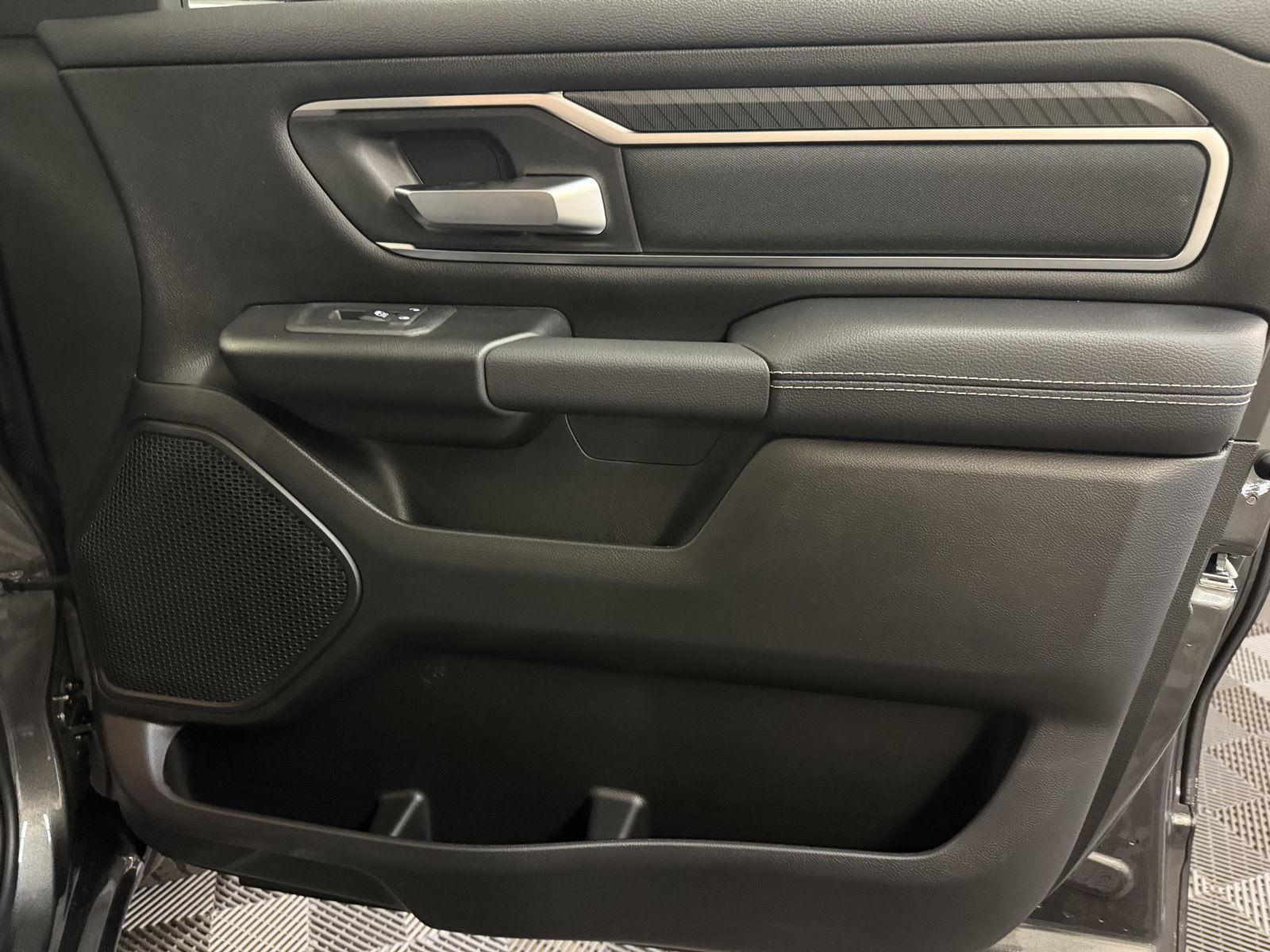2025 Ram 1500 Big Horn Lone Star photo 9