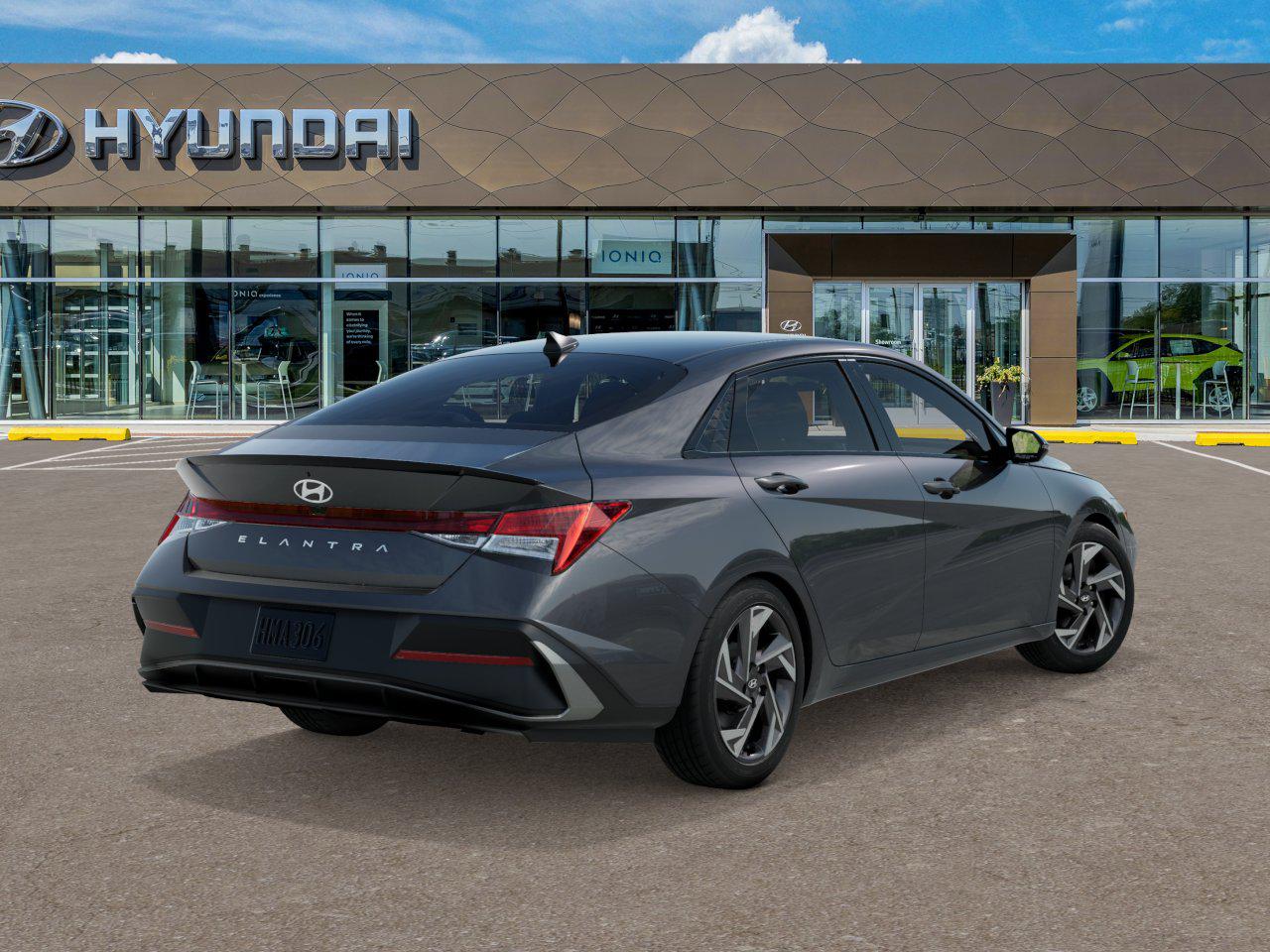 2025 Hyundai Elantra SEL Sport photo 3