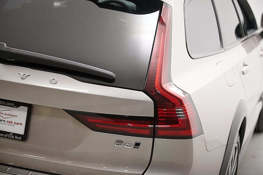 2026 VOLVO V90CC - Image 9