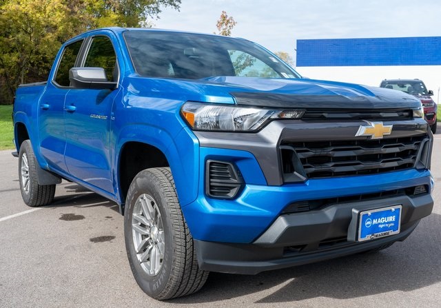 2023 Chevrolet Colorado LT photo 4