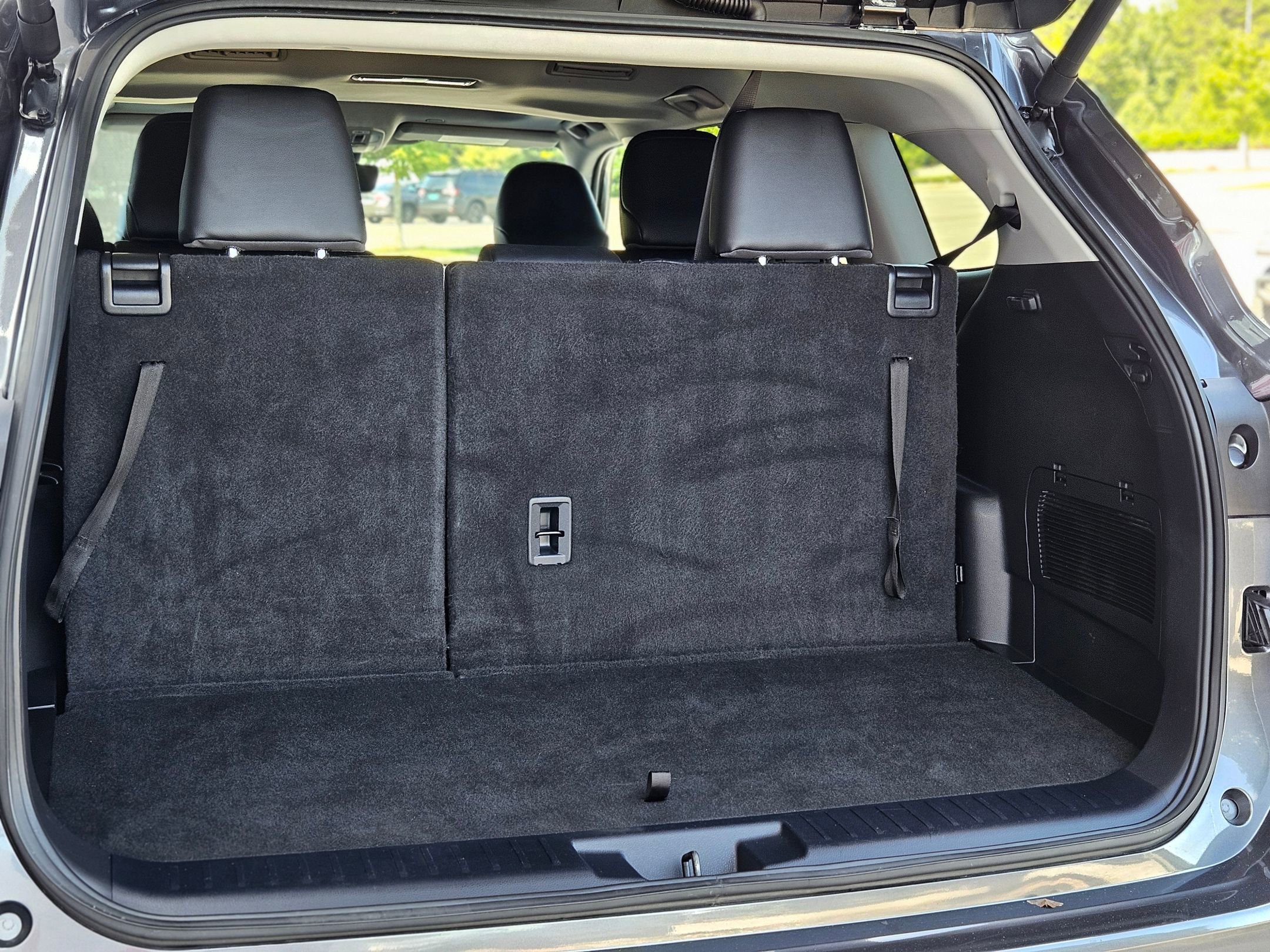 2024 Toyota Highlander XLE photo 18