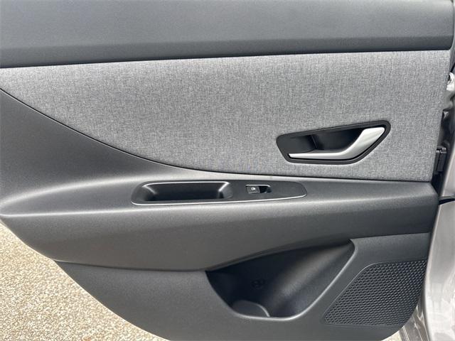 2025 Hyundai Elantra Hybrid Limited photo 21