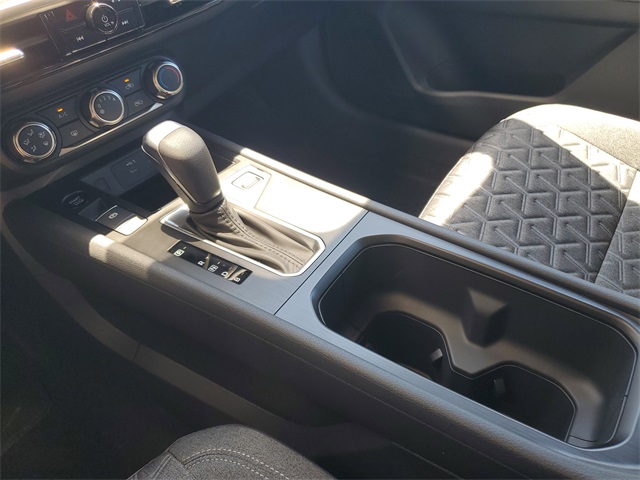 2025 Nissan Kicks SV photo 6