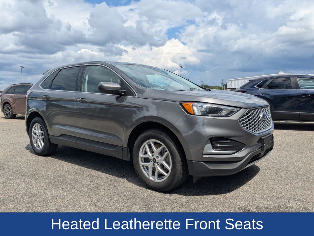 2023 Ford Edge SEL photo 2
