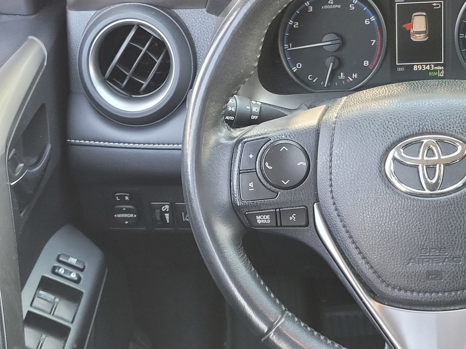 2018 Toyota RAV4 XLE photo 13