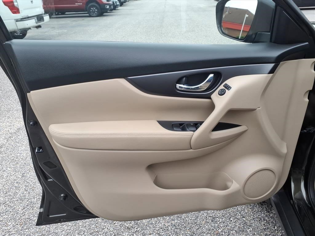 2016 Nissan Rogue S photo 10