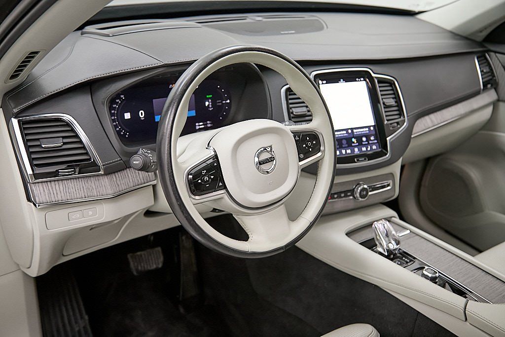 2023 VOLVO XC90 - Image 12