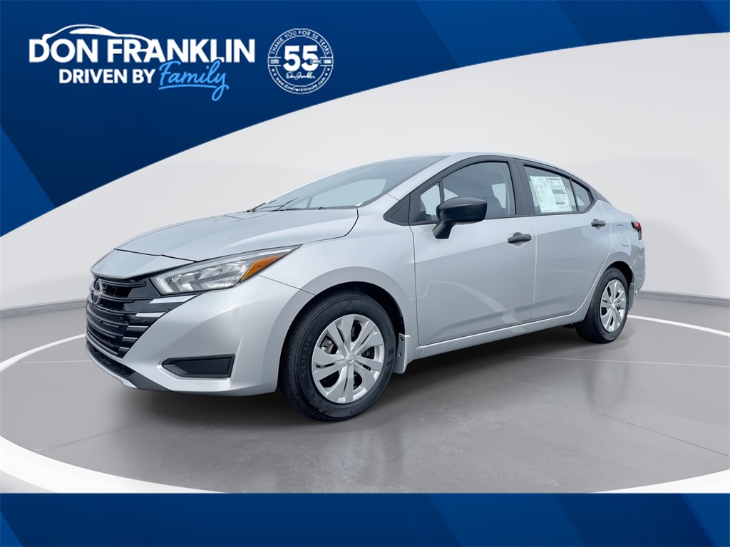 2025 Nissan Versa S's photo