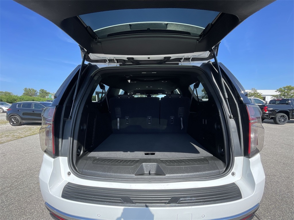 2023 Chevrolet Suburban LS photo 19
