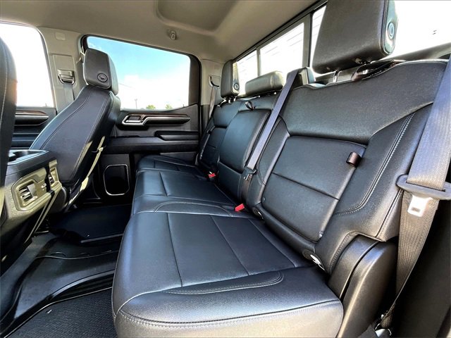 2024 Chevrolet Silverado 1500 RST photo 14
