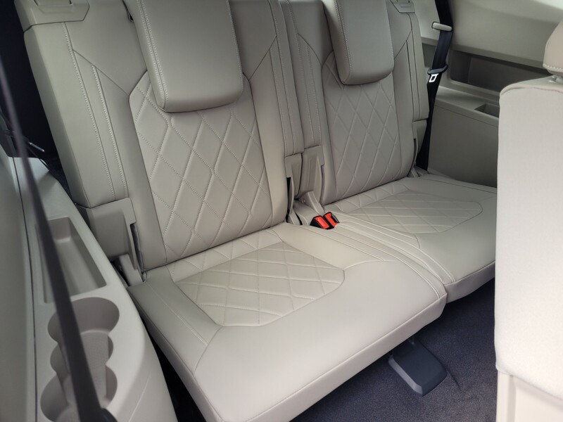 2026 Volkswagen Atlas SEL Premium R-Line photo 6