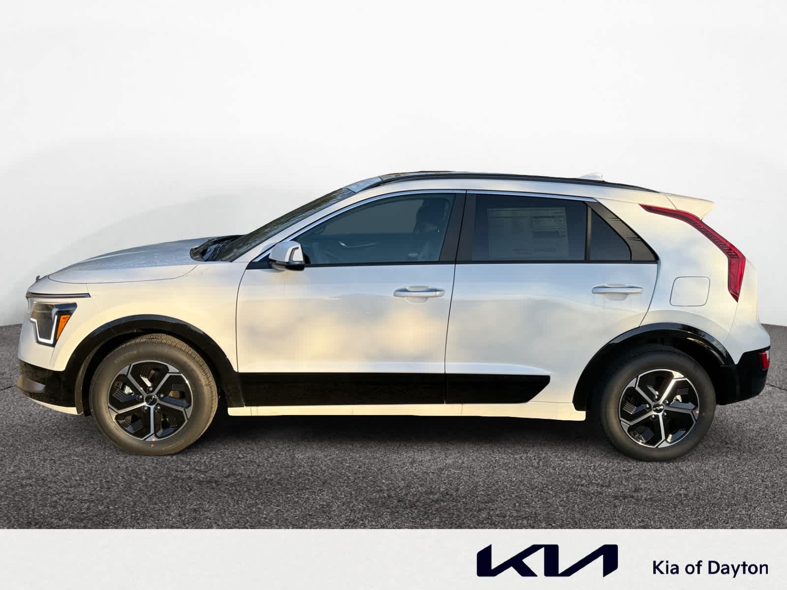 2026 Kia Niro SX photo 2