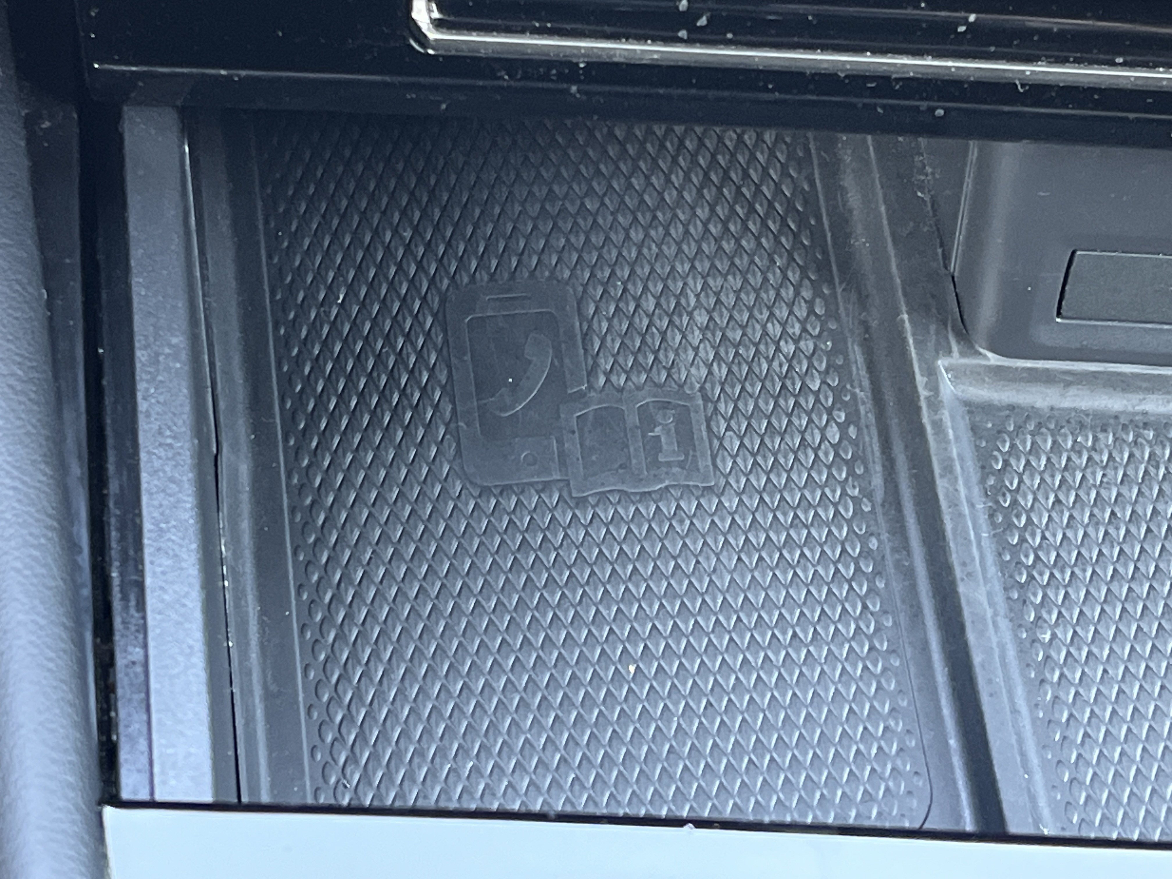 2024 Volkswagen Atlas SE Technology photo 3