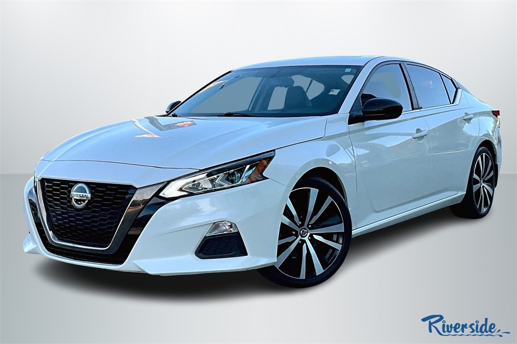 2019 Nissan Altima 2.5 SR photo 3