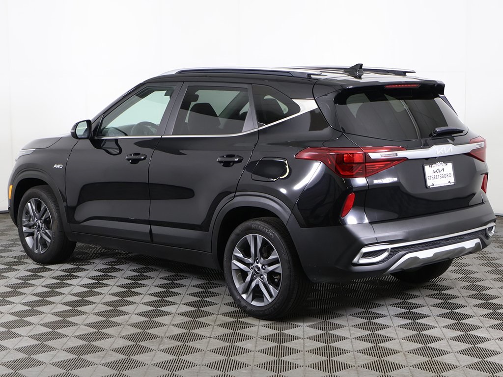 2023 Kia Seltos S photo 2