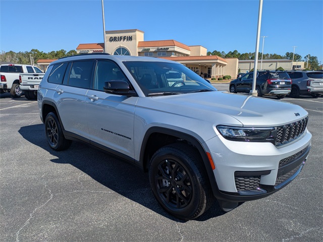 2025 Jeep Grand Cherokee L Altitude's photo