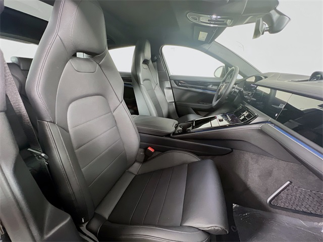 2025 Porsche Panamera E-Hybrid 4 photo 25