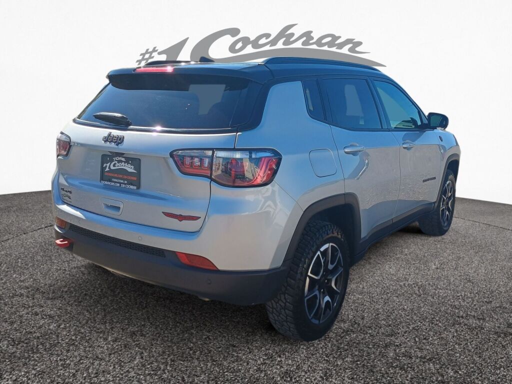 2024 Jeep Compass Trailhawk photo 7