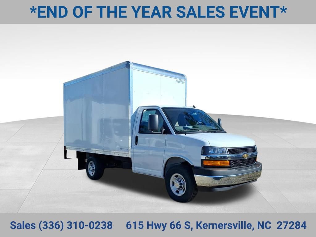 2025 Chevrolet Express Cutaway Base's photo