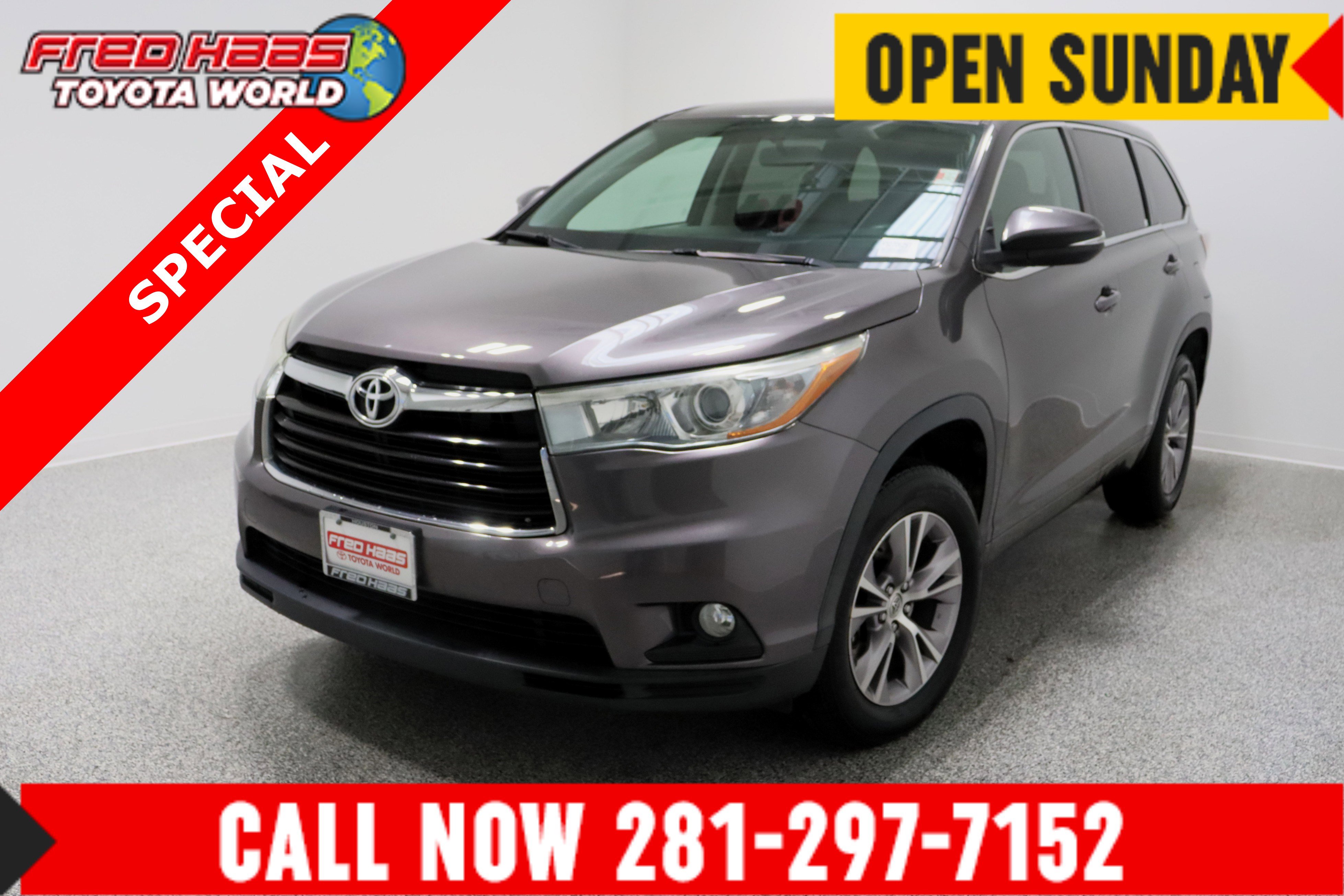 2015 Toyota Highlander LE's photo